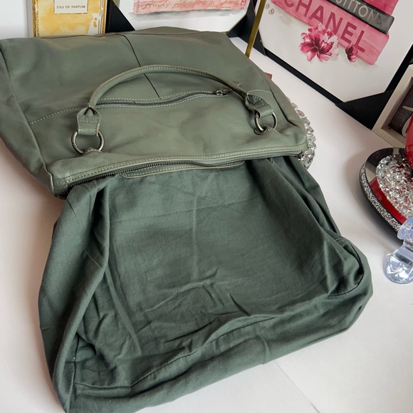 Handcrafted in India Woven real Leather Handbag - Picture 11 of 12